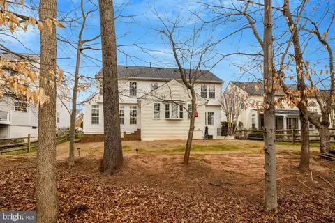 Exterior - 47425 River Crest St, Sterling, VA 20165 photo 4 of 7
