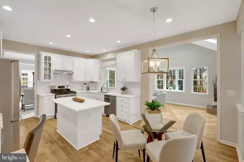 Kitchen - 47425 River Crest St, Sterling, VA 20165 photo 2 of 6