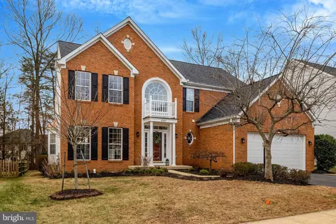 Exterior - 47425 River Crest St, Sterling, VA 20165 photo 2 of 7