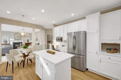 Kitchen - 47425 River Crest St, Sterling, VA 20165 photo 3 of 6