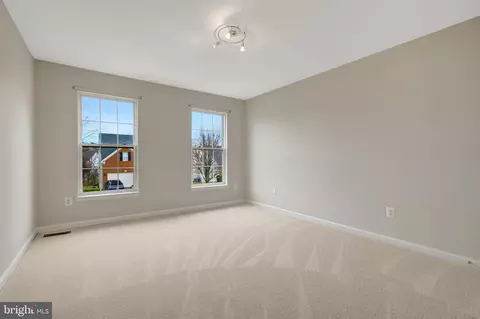 Bedroom - 47425 River Crest St, Sterling, VA 20165 photo 6 of 6