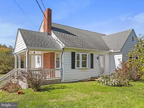33 N Berlin Pike, Lovettsville, VA 20180