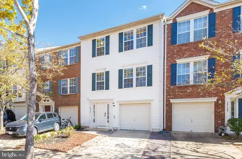 26134 Lands End Dr, Chantilly, VA 20152