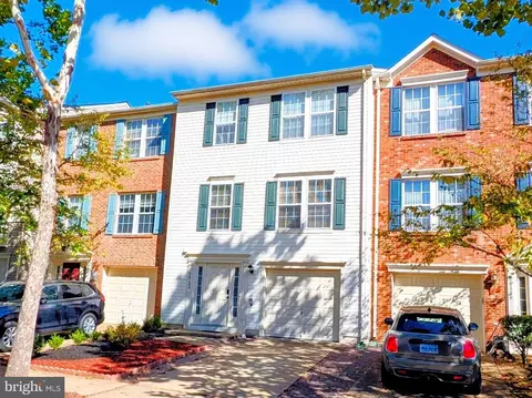 26134 Lands End Dr, Chantilly, VA 20152