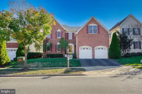 25466 Chambers Dr, Chantilly, VA 20152