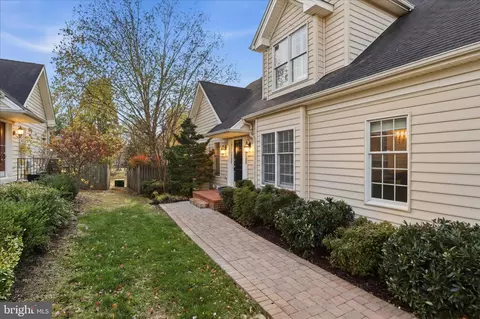 42983 Pascale Ter, Ashburn, VA 20148