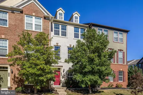 348 Pink Azalea Ter SE, Leesburg, VA 20175