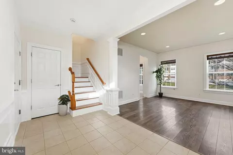 Entry Way - 25480 Schooley Mill Ter, Chantilly, VA 20152 photo 1 of 5