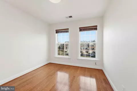 Bedroom - 25480 Schooley Mill Ter, Chantilly, VA 20152 photo 4 of 5