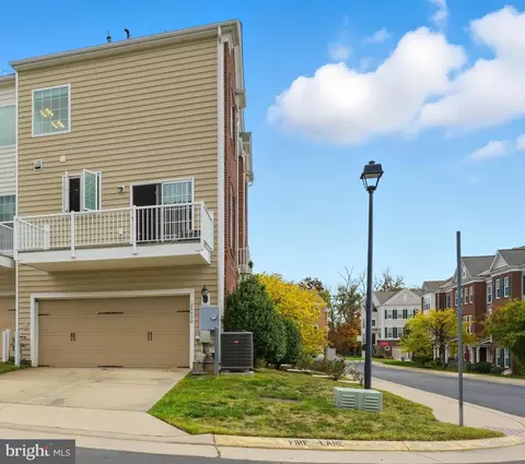 Exterior - 25480 Schooley Mill Ter, Chantilly, VA 20152 photo 5 of 8