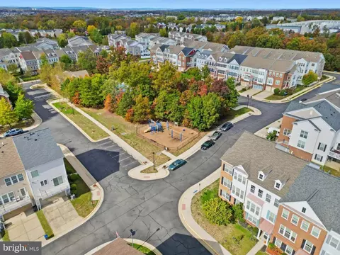 View/Area - 25480 Schooley Mill Ter, Chantilly, VA 20152 photo 5 of 6