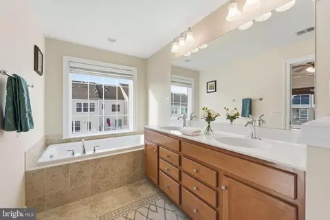 Bath - 25480 Schooley Mill Ter, Chantilly, VA 20152 photo 1 of 3