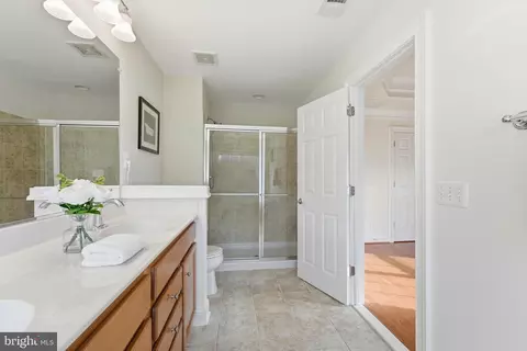 Bath - 25480 Schooley Mill Ter, Chantilly, VA 20152 photo 2 of 3
