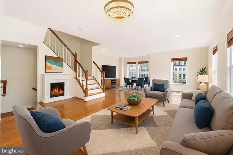 Living - 25480 Schooley Mill Ter, Chantilly, VA 20152 photo 2 of 5