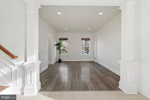 Living - 25480 Schooley Mill Ter, Chantilly, VA 20152 photo 1 of 5
