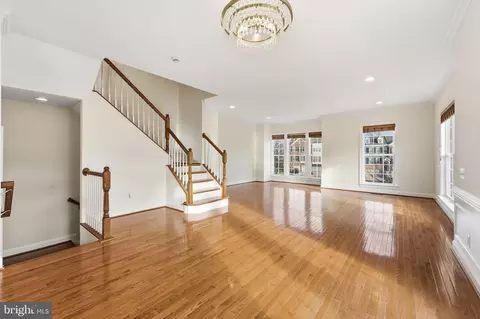 Living - 25480 Schooley Mill Ter, Chantilly, VA 20152 photo 3 of 5