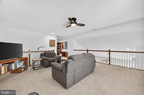 Entry Way - 20698 Crescent Pointe Pl, Ashburn, VA 20147 photo 7 of 8