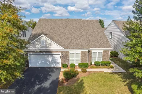 Exterior - 20698 Crescent Pointe Pl, Ashburn, VA 20147 photo 2 of 6