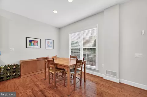 Dining - 20698 Crescent Pointe Pl, Ashburn, VA 20147 photo 7 of 10