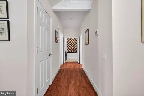 Entry Way - 20698 Crescent Pointe Pl, Ashburn, VA 20147 photo 5 of 8