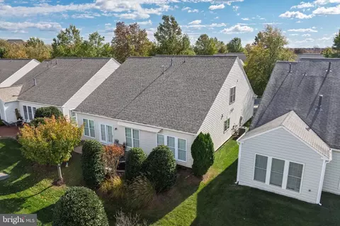View/Area - 20698 Crescent Pointe Pl, Ashburn, VA 20147 photo 4 of 7