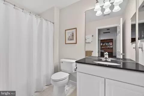 Bath - 20698 Crescent Pointe Pl, Ashburn, VA 20147 photo 4 of 4