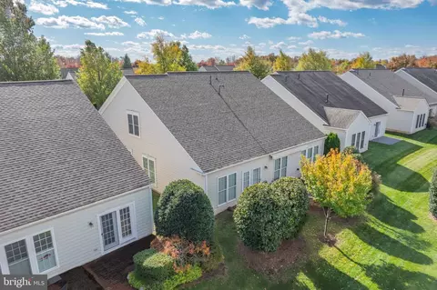 View/Area - 20698 Crescent Pointe Pl, Ashburn, VA 20147 photo 2 of 7