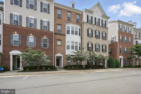 43837 Kingston Station Ter, Ashburn, VA 20148