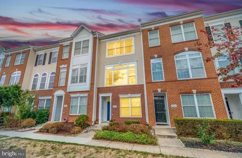 25065 Riding Center Dr, Chantilly, VA 20152