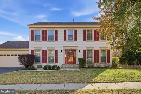 Exterior - 44202 Bristow Cir, Ashburn, VA 20147 photo 2 of 9
