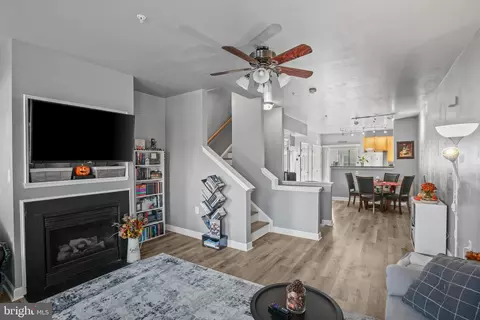 42455 Hollyhock Ter, Brambleton, VA 20148
