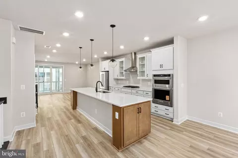 45201 Drowes Ter, Sterling, VA 20166