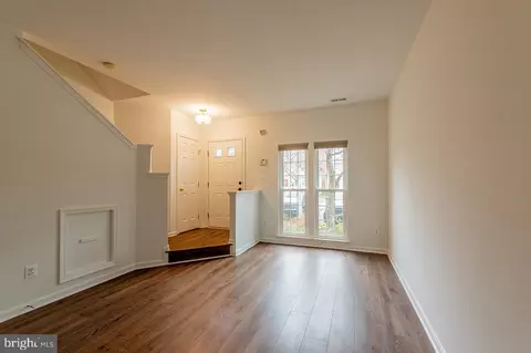 21081 Bitterroot Ter, Ashburn, VA 20147 photo 3