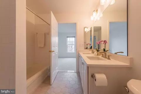 21081 Bitterroot Ter, Ashburn, VA 20147 photo 24