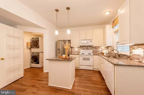 21081 Bitterroot Ter, Ashburn, VA 20147 photo 11
