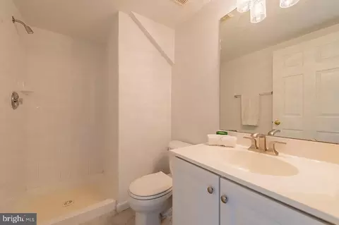 21081 Bitterroot Ter, Ashburn, VA 20147 photo 18