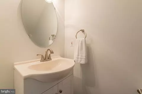 21081 Bitterroot Ter, Ashburn, VA 20147 photo 12