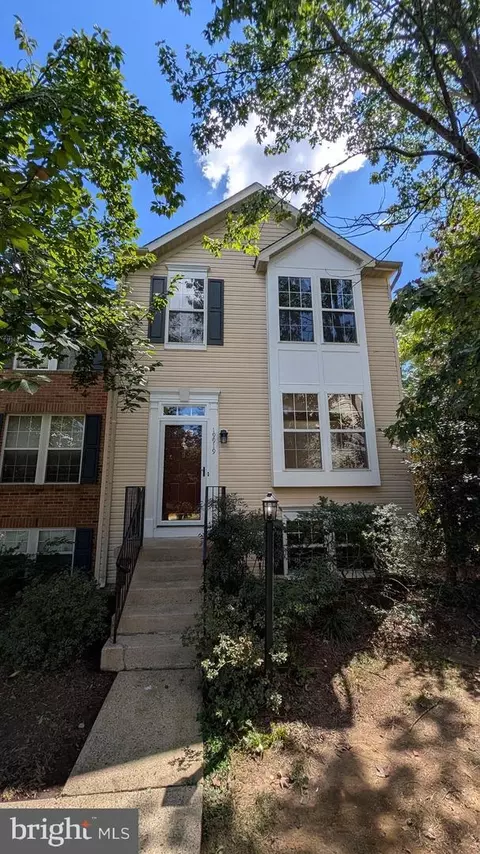 19919 Ridgecrest Sq, Ashburn, VA 20147