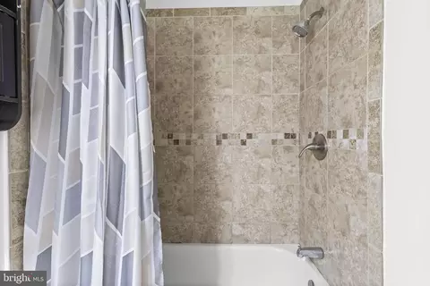 Bath - 604 S Birch St S, Sterling, VA 20164 photo 3 of 3