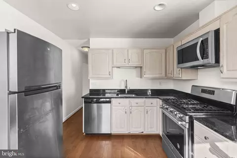 Kitchen - 604 S Birch St S, Sterling, VA 20164 photo 3 of 3