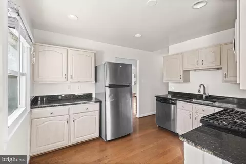 Kitchen - 604 S Birch St S, Sterling, VA 20164 photo 2 of 3