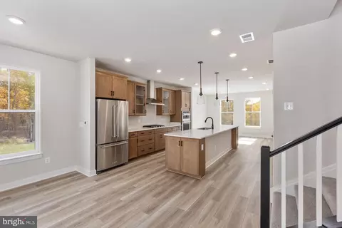 45205 Drowes Ter, Sterling, VA 20166