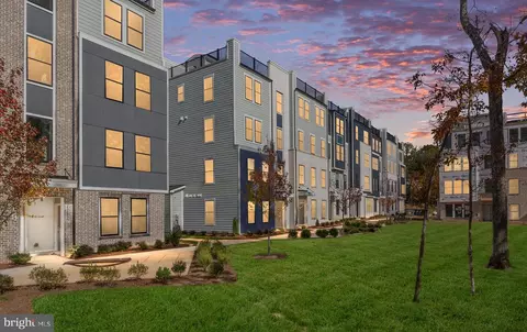 45199 Drowes Ter, Sterling, VA 20166