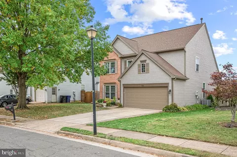 815 Catoctin Cir NE, Leesburg, VA 20176