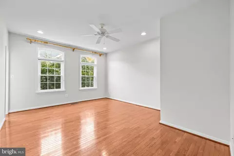 Living - 20366 Clover Field Ter, Sterling, VA 20165 photo 6 of 7