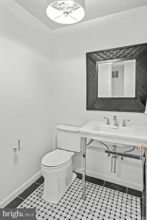 Bath - 20366 Clover Field Ter, Sterling, VA 20165 photo 9 of 10