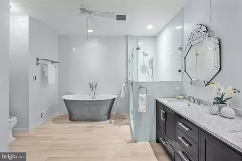 Bath - 20366 Clover Field Ter, Sterling, VA 20165 photo 1 of 10