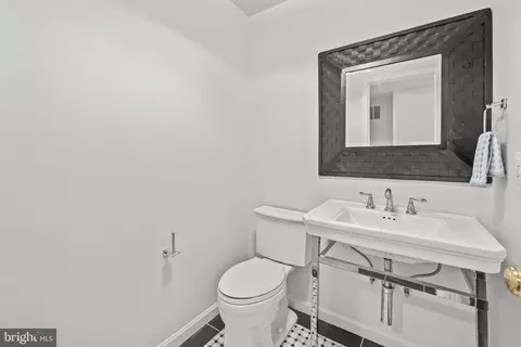 Bath - 20366 Clover Field Ter, Sterling, VA 20165 photo 10 of 10