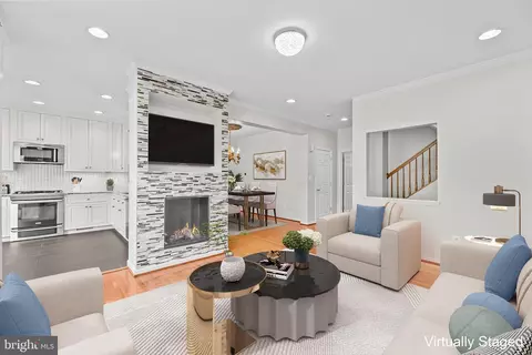 Living - 20366 Clover Field Ter, Sterling, VA 20165 photo 4 of 7
