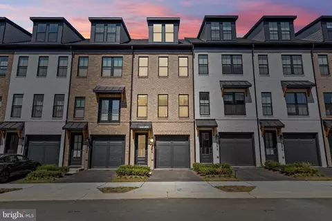 22910 Tawny Pine Sq, Ashburn, VA 20148